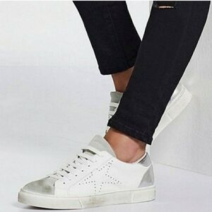 Steve Madden Women's Rezza Leather White Star Sneakers Sz 10